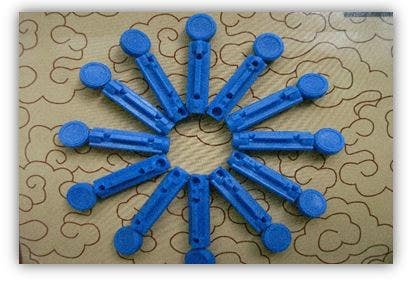 Wellion Lancette Pungidito 28 Gauge 25 Pezzi-1