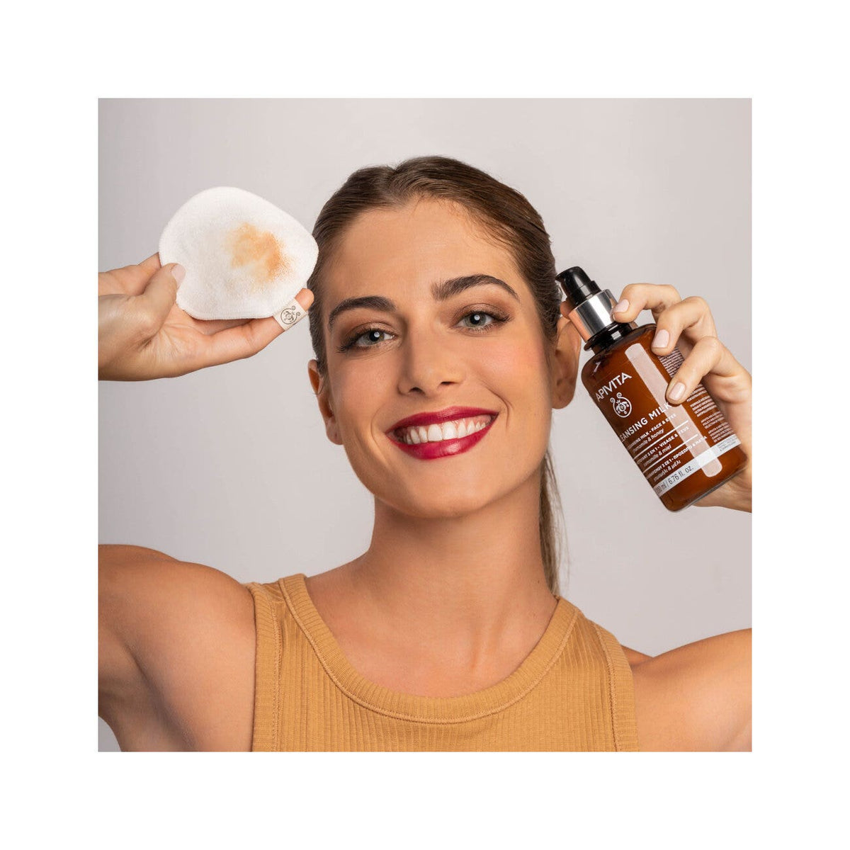 Apivita Latte Detergente Viso/Occhi 200ml-4