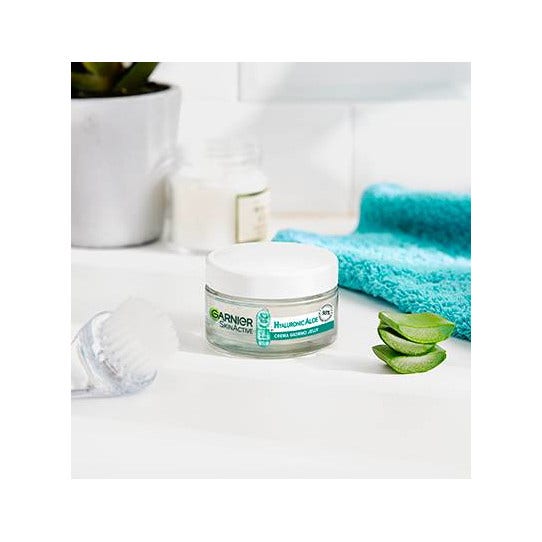 Garnier SkinActive Hyaluronic Aloe Crema Giorno Jelly Viso 50ml-3